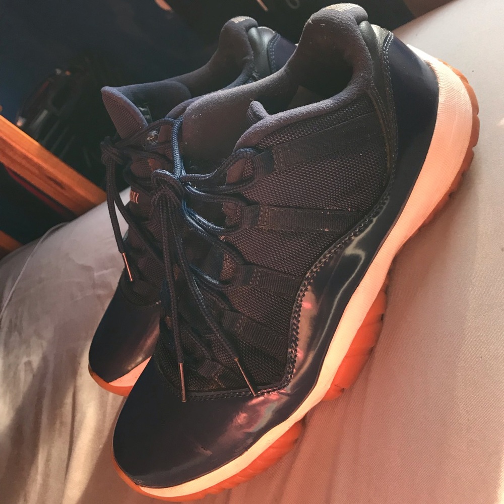 Bubblegum bottom Jordan 11's